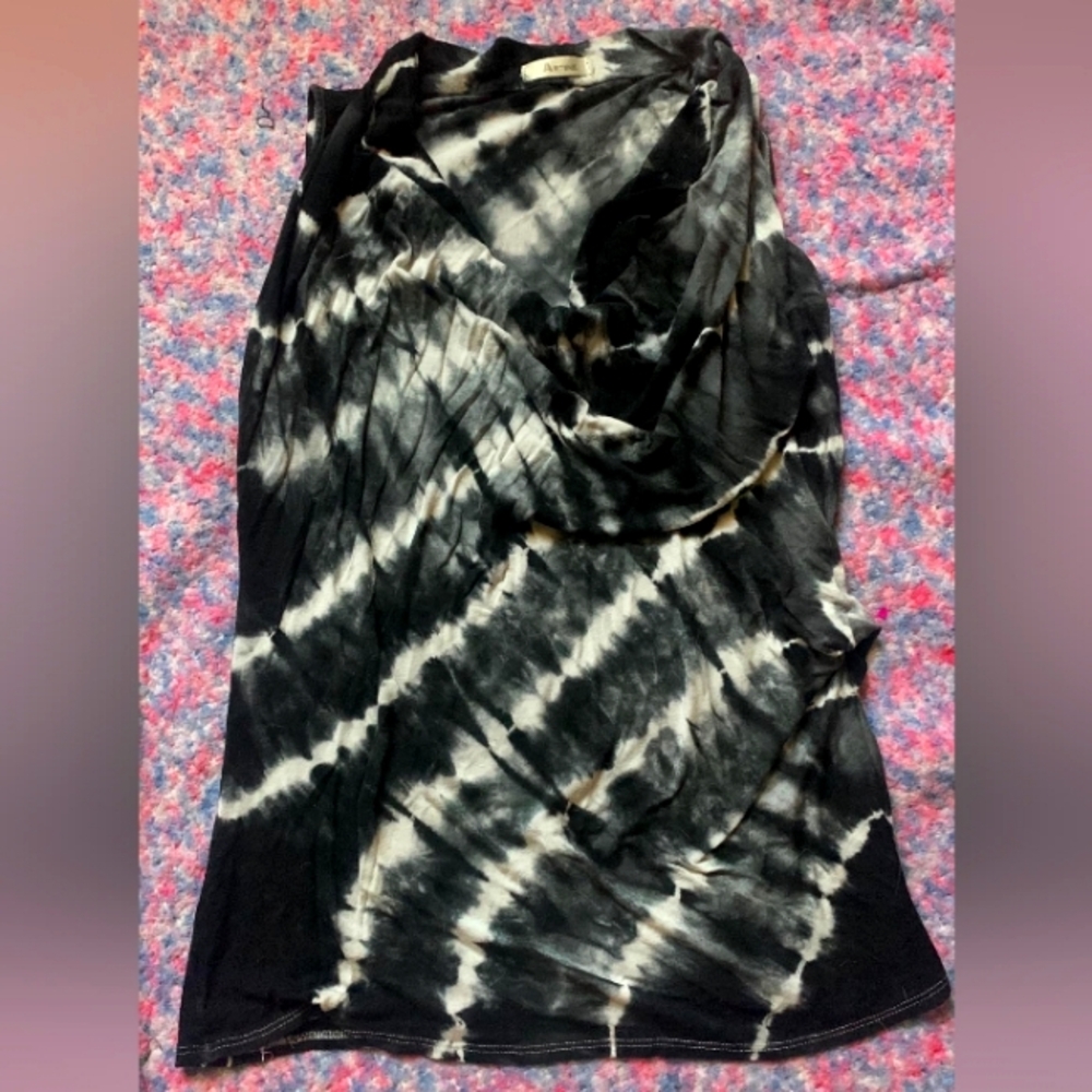 Black and white tie dye artine tank top m